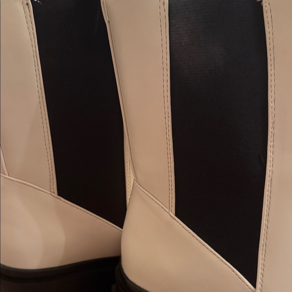 Boots - Picture 4 of 6